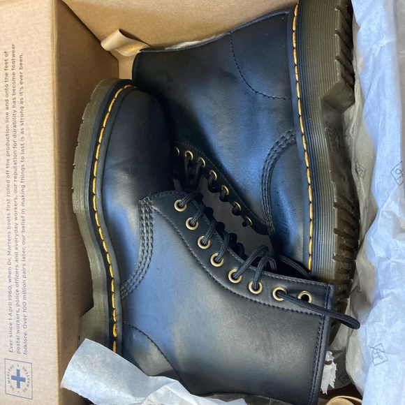 New vegan 8 hole Dr Martens - Picture 2 of 3